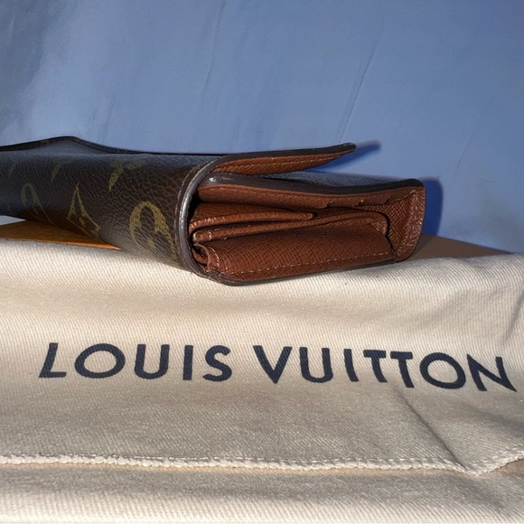 Louis Vuitton Authentic Porte Tresor Tri-fold Wallet - Picture 8 of 9